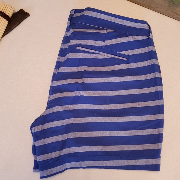 Old Navy 🚢Strip San Francisco Shorts - Picture 2 of 3